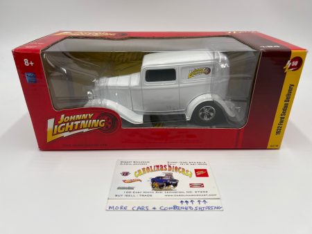 Johnny Lightning 1:24 Scale White Lightning Chase JL50 1932 Ford Sedan Delivery White VHTF Supply