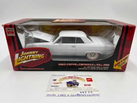 Johnny Lightning 1:24 Scale White Lightning Chase 1965 Chevy Chevelle SS 396 White VHTF Supply